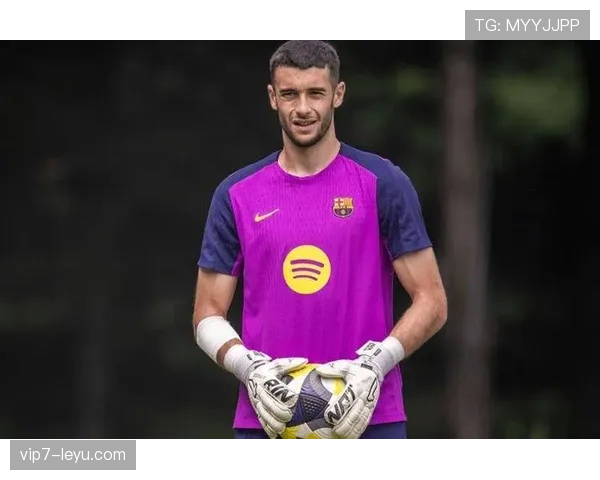 巴萨青训新星哈维·西蒙斯持续闪耀，稳步提升状态引关注