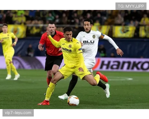 波尔图队表现稳健,争冠希望持续提升展现强大实力 波尔图队表现稳健,争冠希望持续提升展现强大实力